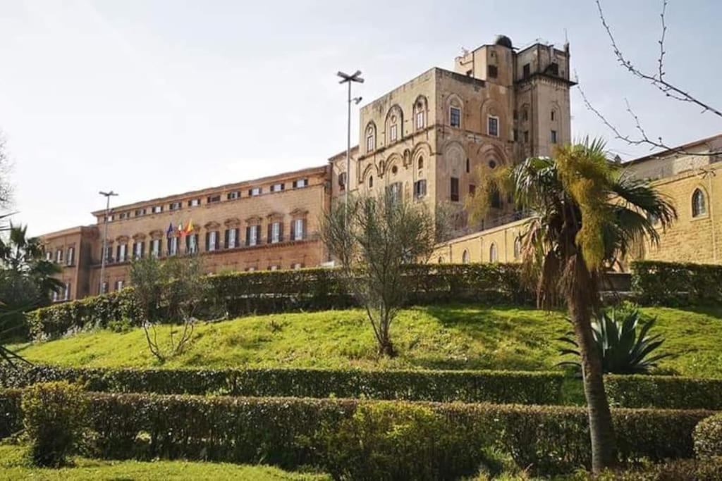 Sofia'S Apt Loft Incantevole Con Terrazza Privata Palermo Exteriér fotografie